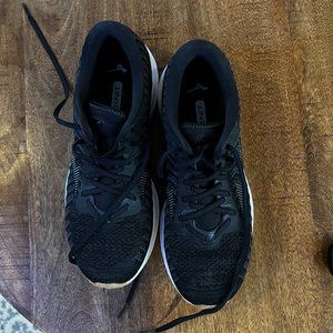 Mizuno Women's Wave Rider Waveknit Running Shoe - Size 10.5